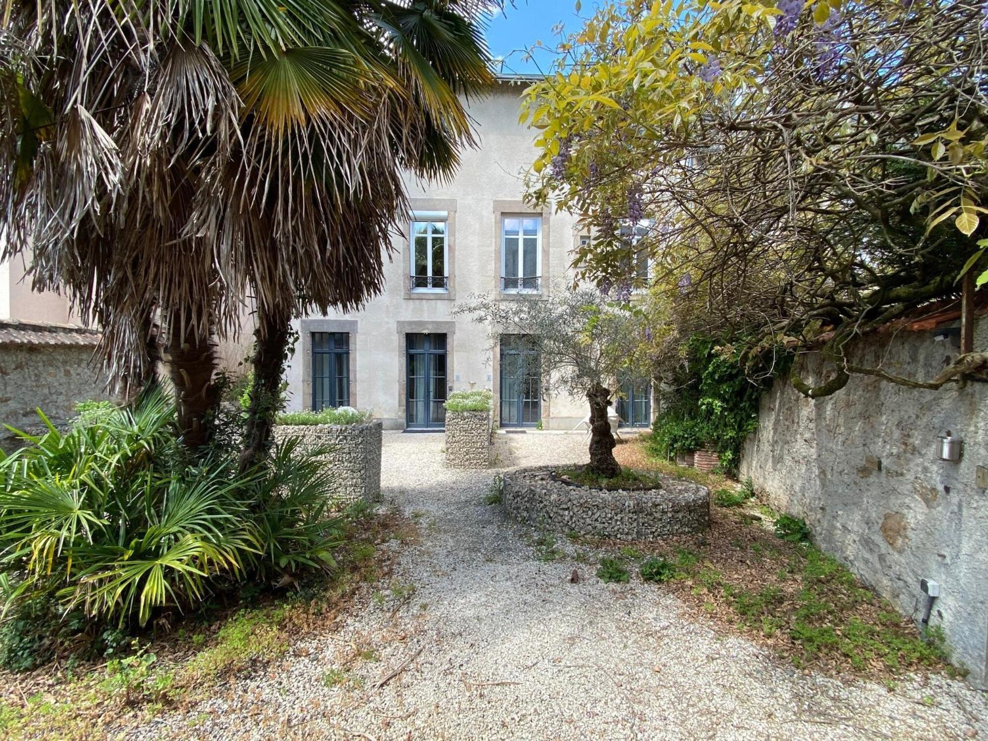 La Villa Beaupeyrat - Apparthotels De Charme Dans Batisse De Caractere A 400M Du Coeur De Ville De Limoges Room photo